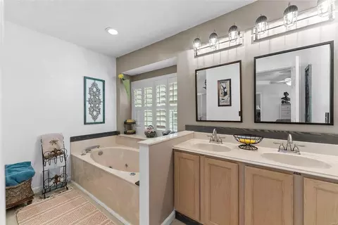 Bath - 401 White Chapel Dr, O'fallon, MO 63368 photo 2 of 4