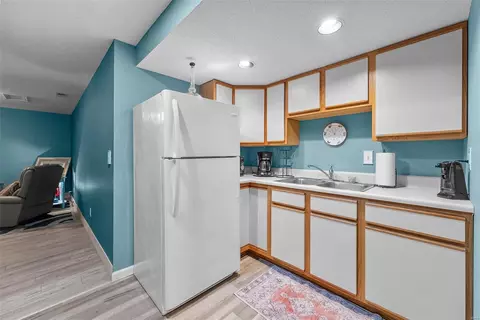 Kitchen - 401 White Chapel Dr, O'fallon, MO 63368 photo 5 of 6