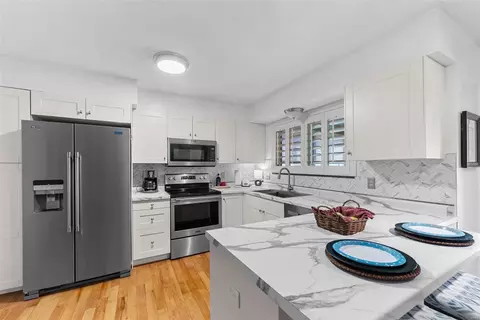 Kitchen - 401 White Chapel Dr, O'fallon, MO 63368 photo 2 of 6