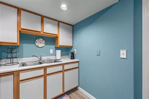 Kitchen - 401 White Chapel Dr, O'fallon, MO 63368 photo 6 of 6