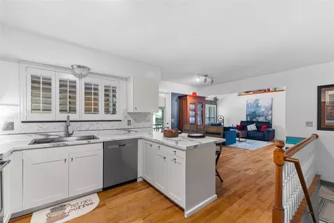 Kitchen - 401 White Chapel Dr, O'fallon, MO 63368 photo 3 of 6