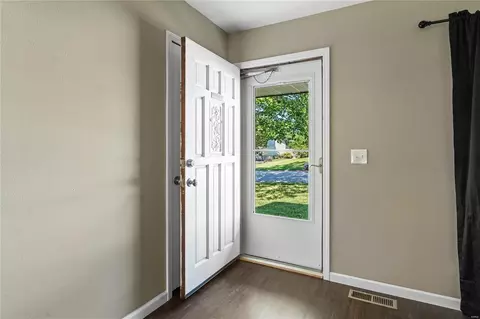 Entry Way - 4108 Bridgehampton Dr, Saint Charles, MO 63304 photo 1 of 3