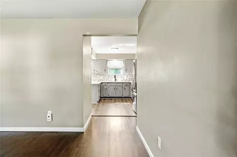 Entry Way - 4108 Bridgehampton Dr, Saint Charles, MO 63304 photo 2 of 3