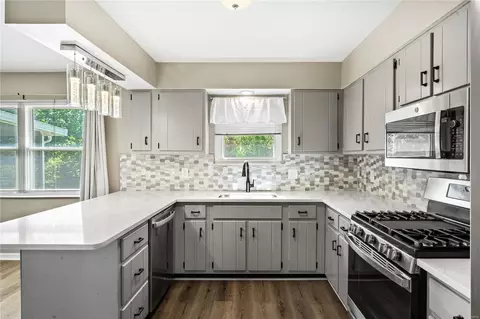 Kitchen - 4108 Bridgehampton Dr, Saint Charles, MO 63304 photo 2 of 3