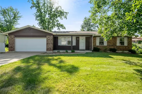 Exterior - 4108 Bridgehampton Dr, Saint Charles, MO 63304 photo 2 of 7