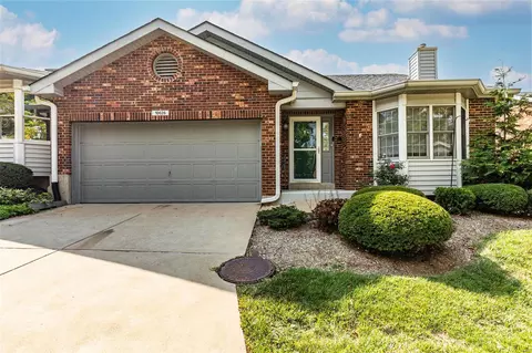 10626 Village Of Lavinia Ct, Saint Louis, MO 63123