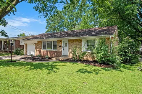 749 N Castello St, Florissant, MO 63031