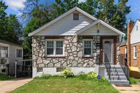 6988 Edison Ave, Saint Louis, MO 63121