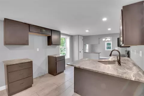 Kitchen - 58 Plackemeier Dr, O'fallon, MO 63366 photo 2 of 2