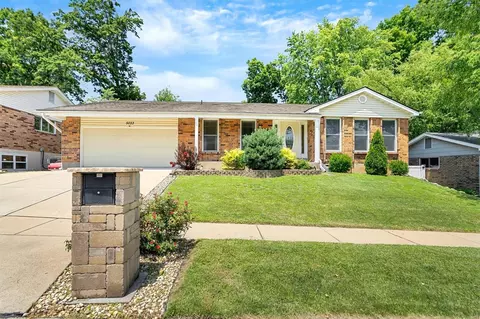 5033 Peyton Pl, Saint Louis, MO 63128
