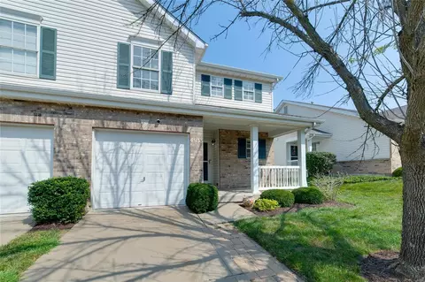 4933 Hurstborough Ct, Hazelwood, MO 63042