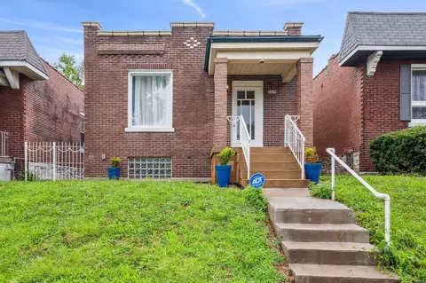 5039 Newport Ave, Saint Louis, MO 63116