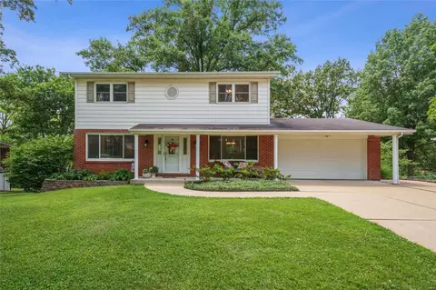 4818 Berrywick Ter, Saint Louis, MO 63128