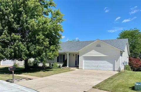 1741 Fairview Farms Cir, Wentzville, MO 63385