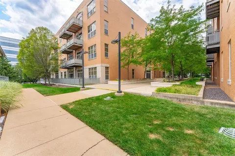 630 Emerson Rd #204, Creve Coeur, MO 63141