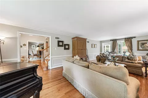 105 Graybridge Rd, Ladue, MO 63124 photo 6