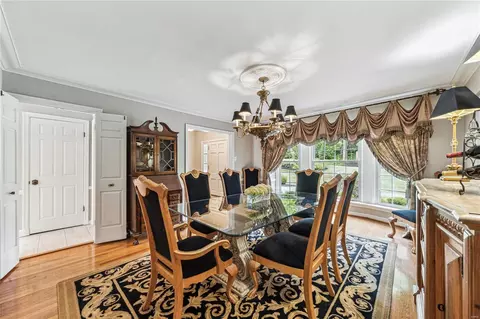 105 Graybridge Rd, Ladue, MO 63124 photo 5