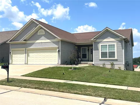 111 Countryshire Dr, Lake Saint Louis, MO 63367