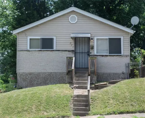 870 Elias Ave, Saint Louis, MO 63147