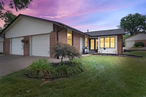 105 Timberbrook Dr, Saint Peters, MO 63376