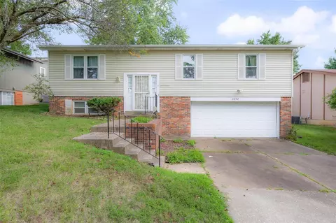 2652 Bruno Ave, Saint Louis, MO 63114