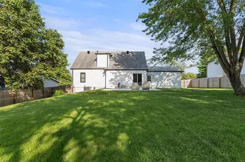 Exterior - 241 Braeshire Dr, Ballwin, MO 63021 photo 5 of 6