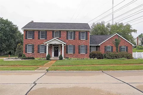 5897 Hightower Dr, Saint Louis, MO 63128