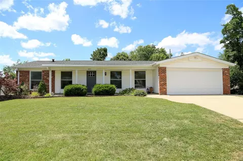 4811 Danebury Dr, Saint Louis, MO 63128