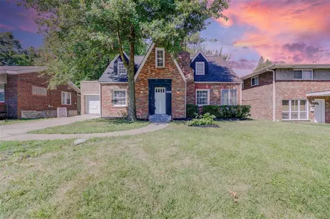 1265 S New Florissant Rd, Florissant, MO 63031