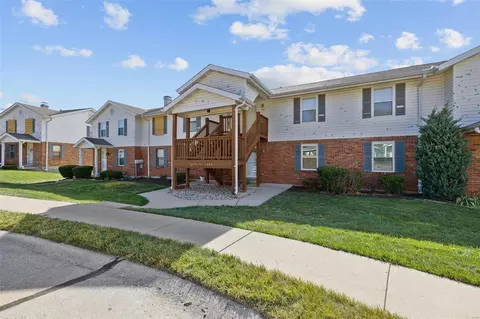 1085 Hidden Ridge Trl, Valley Park, MO 63088