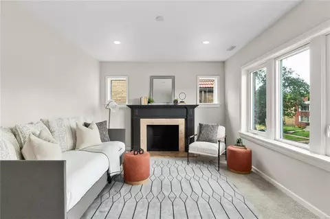 Living - 6242 Loran Ave, Saint Louis, MO 63109 photo 3 of 3