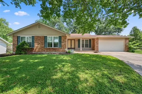 5 Barkwood Ct, Saint Peters, MO 63376