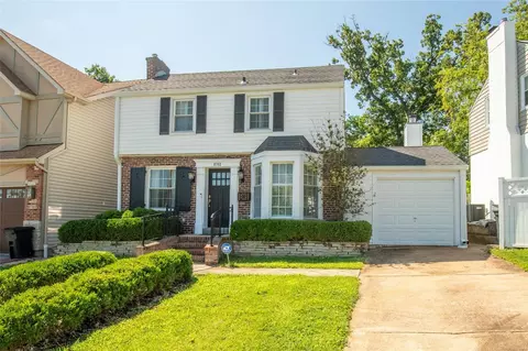 8782 Lawn Ave, Brentwood, MO 63144