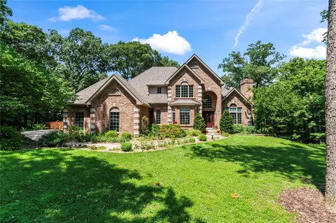 3 Hobie Cat Ct, Defiance, MO 63341
