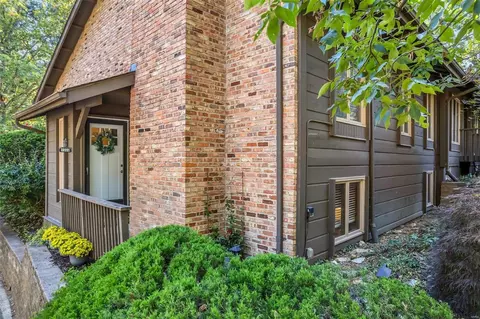1555 Birnamwood Trail Dr, Ballwin, MO 63021