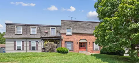 6643 Blossomwood Dr #B, Florissant, MO 63033