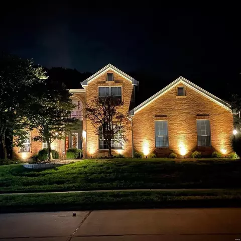 832 Kiefer Trails Dr, Ballwin, MO 63021