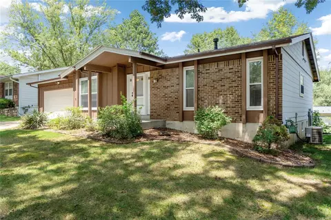 531 Goldwood Dr, Ballwin, MO 63021