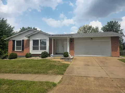 5378 Stonehurst Dr, Saint Louis, MO 63129