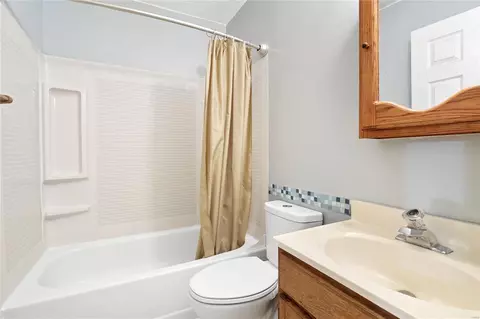 Bath - 17312 Thunder Spring Rd, Wildwood, MO 63025 photo 1 of 3