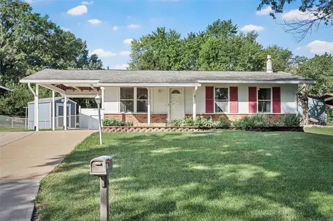 4501 Burncoate Dr, Oakville, MO 63129