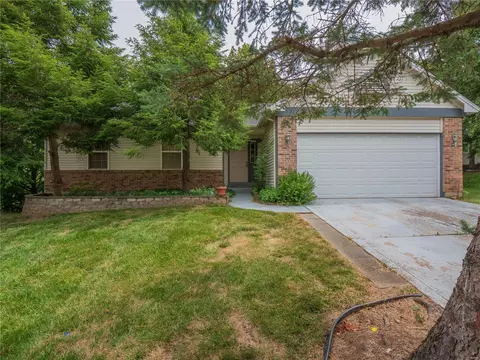 401 Nantucket Pointe Dr, Wildwood, MO 63040