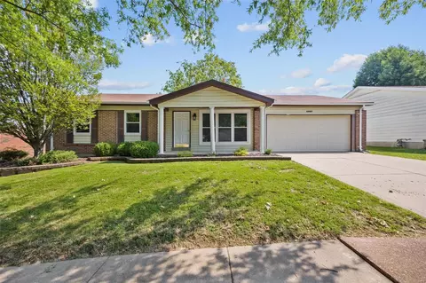 2327 Aileswick Dr, Saint Louis, MO 63129