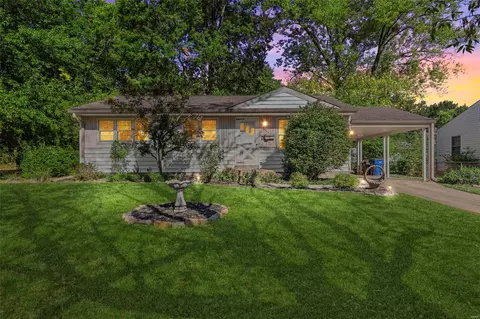 801 Hutton Pl, Saint Louis, MO 63135