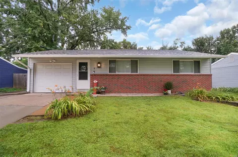 9 Meyer Ln, Wentzville, MO 63385