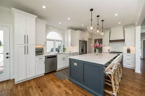 Kitchen - 40 Crocknaraw Ln, Weldon Spring, MO 63304 photo 3 of 4