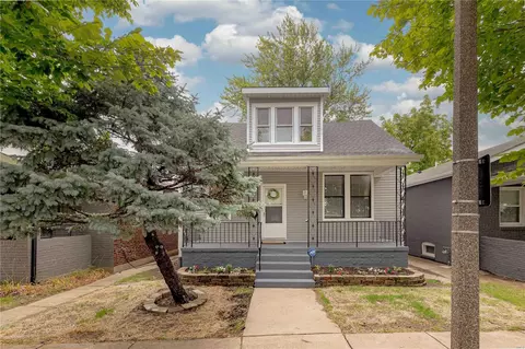 6010 Morganford Rd, Saint Louis, MO 63116
