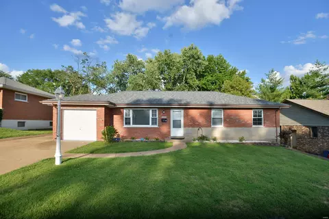 9626 Labette Dr, Saint Louis, MO 63123