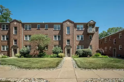 817 Westwood Dr #2W, Saint Louis, MO 63105
