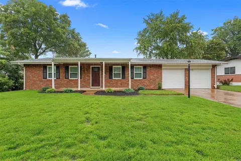 12549 Starspur Ln, Saint Louis, MO 63146